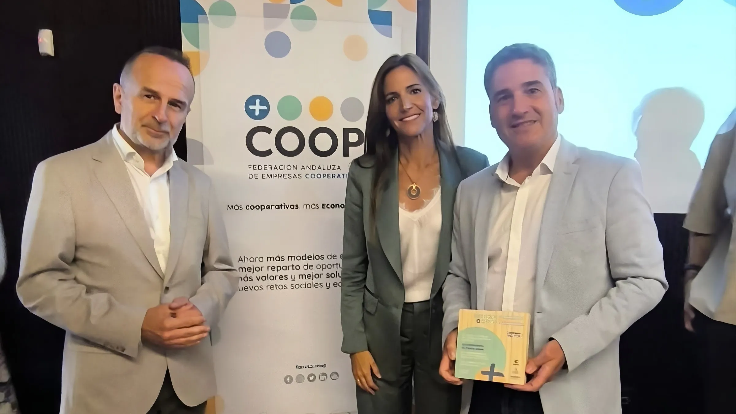 Pedro Abad, Premio +COOP Córdoba por apoyar la Comunidad Energética Alto Guadalquivir. Foto: Ayuntamiento de Pedro Abad
