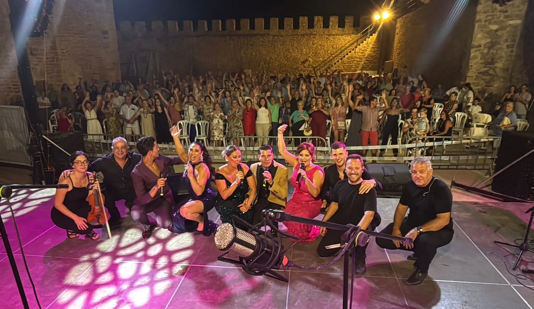 Espectáculo 'Se llama Copla' celebrado durante el verano 2025 en Lopera, como propuesta de ocio. Foto: Ayuntamiento de Lopera.