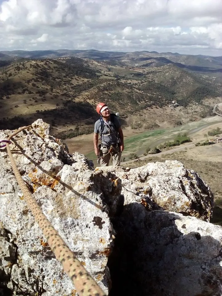 Freemann, en la mítica vía San José de Espiel. Austríaco nacido en Viena, con 78 años al tomar esta imagen.