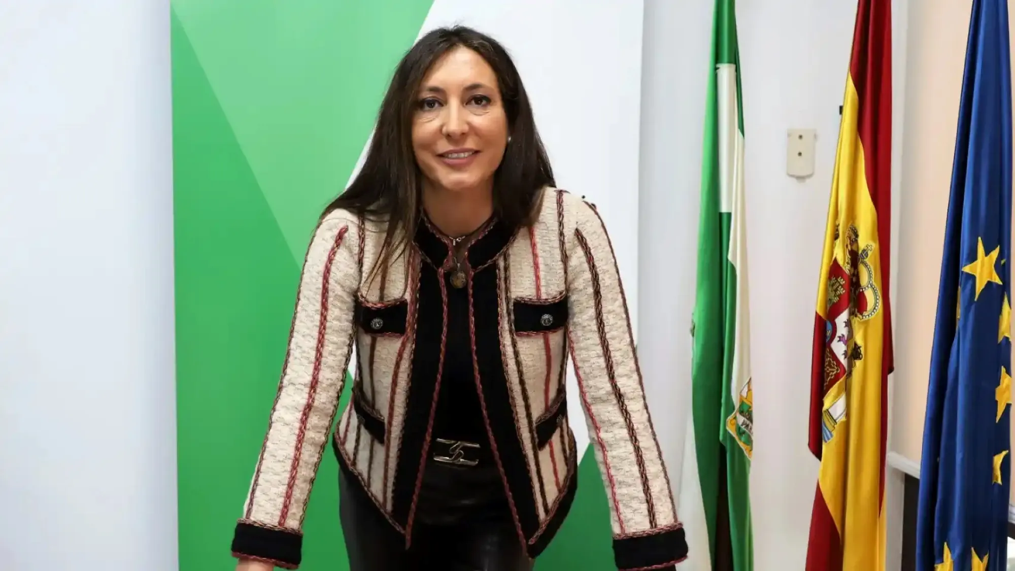 Loles López - Consejería de Servicios Sociales, Familia e Igualdad
