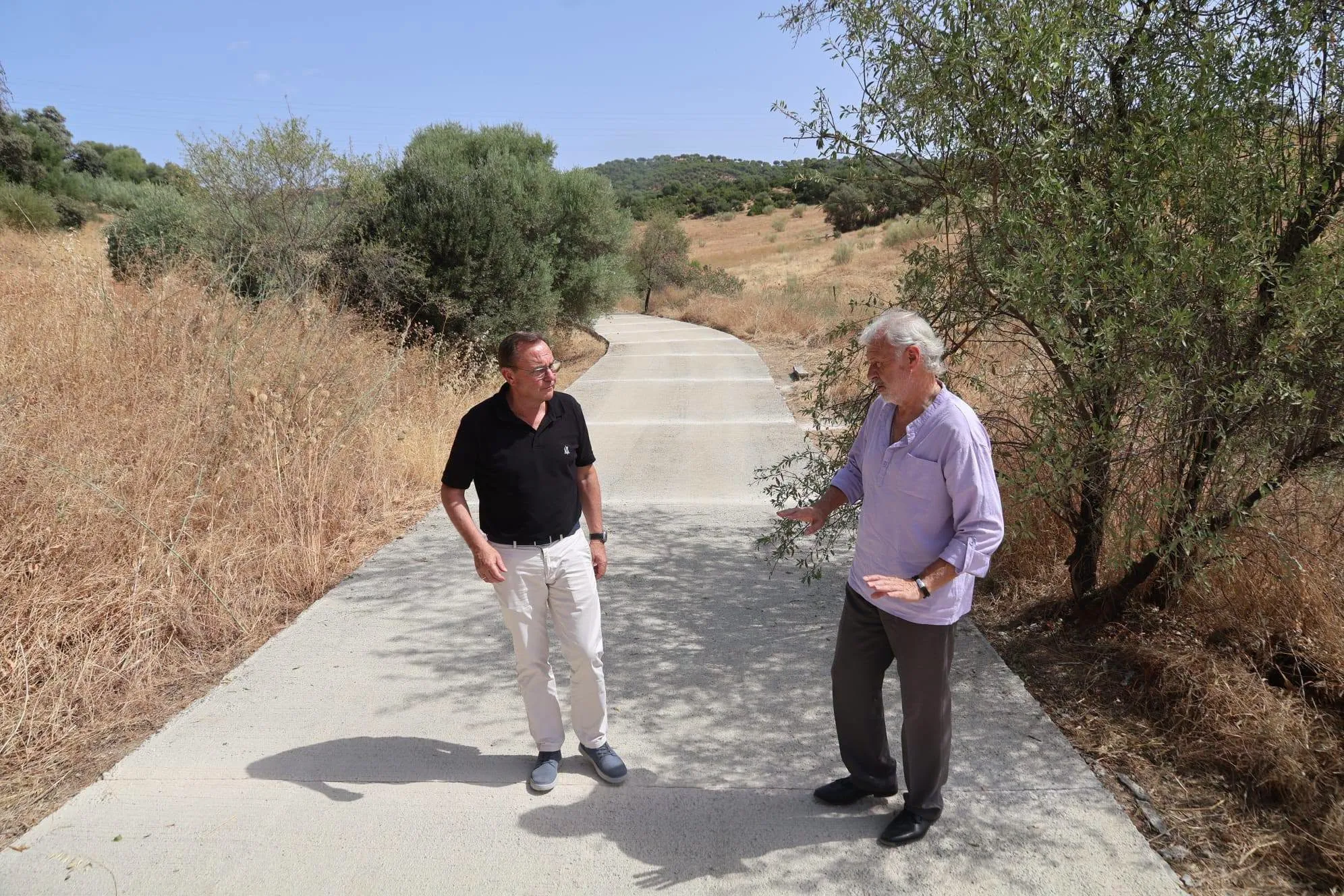 El alcalde de Villafranca, Palomares, visita las obras finalizadas. Foto: Ayto. de Villafranca de Córdoba