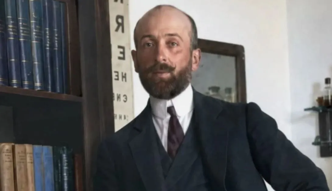 D. Eduardo Tello Amador, médico e investigador. (Foto: "Pedro Abad Recuerdos" coloreada con IA) D. Eduardo Tello Amador, médico e investigador. (Foto: "Pedro Abad Recuerdos" coloreada con IA)