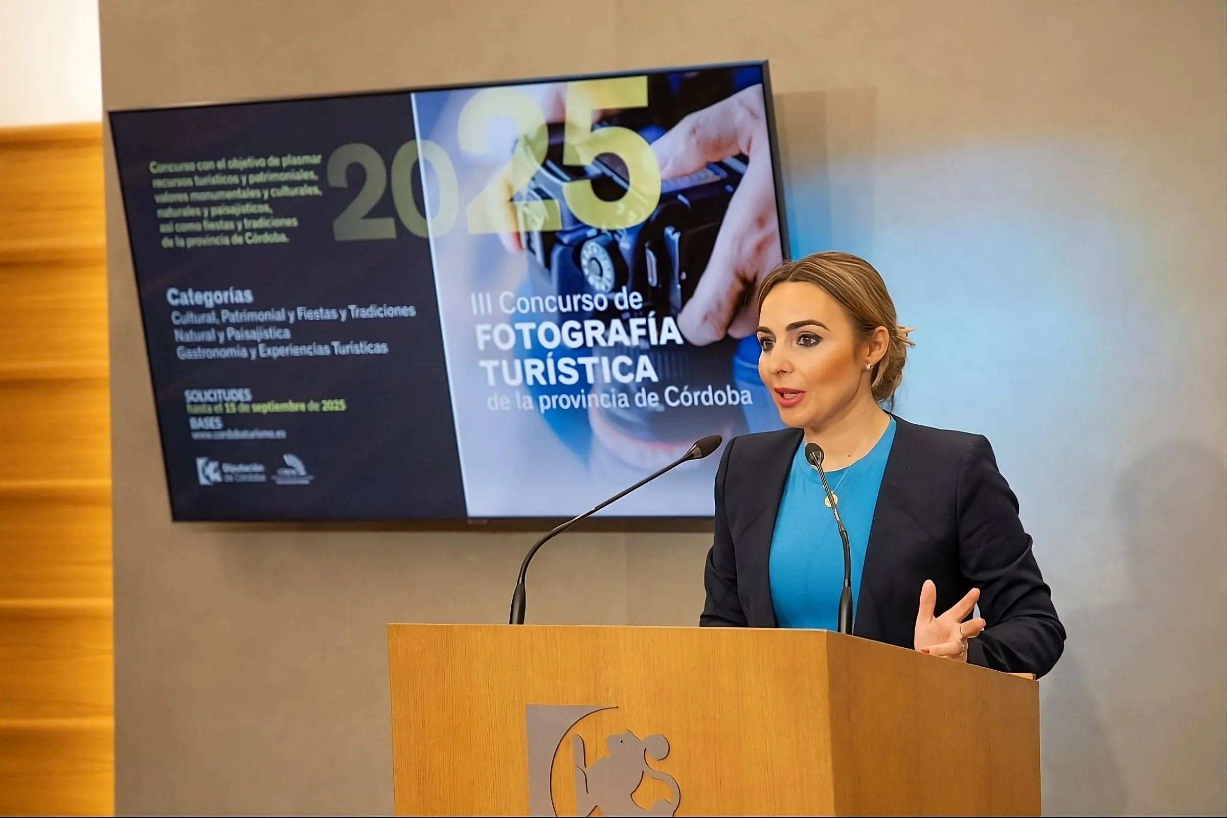 La delegada de Turismo de la Diputación de Córdoba, Narci Ruiz, presenta el III Concurso de Fotografía Turística