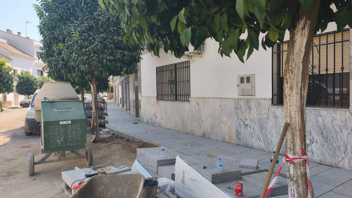 Trabajos de renovación de la calle Fuensanta con nuevas aceras y redes de agua y saneamiento. Foto: Ayto de Villa del Río Trabajos de renovación de la calle Fuensanta con nuevas aceras y redes de agua y saneamiento. Foto: Ayto de Villa del Río