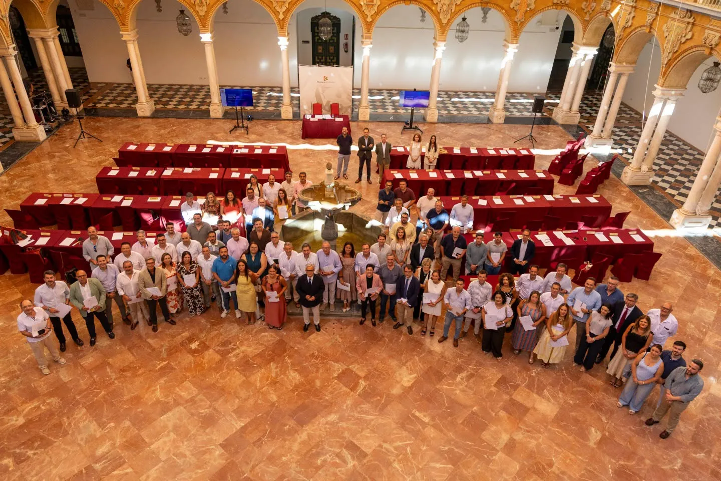Firma de los convenios del Plan Diputación Invierte 2026. Foto: Diputación de Córdoba