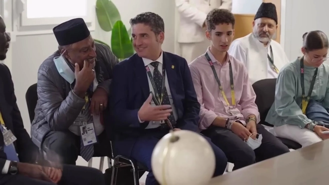 Kamar Fazal junto al alcalde de Pedro Abad, Juan Antonio Reyes en la audiencia con el Quinto Califa. (Foto: Jalsa Salana) Kamar Fazal junto al alcalde de Pedro Abad, Juan Antonio Reyes en la audiencia con el Quinto Califa. (Foto: Jalsa Salana)