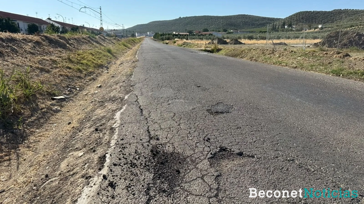 La reclamación se centra en este tramo concreto de la CP-231, entre la calle La Estrella y la carretera de Bujalance. La reclamación se centra en este tramo concreto de la CP-231, entre la calle La Estrella y la carretera de Bujalance.
