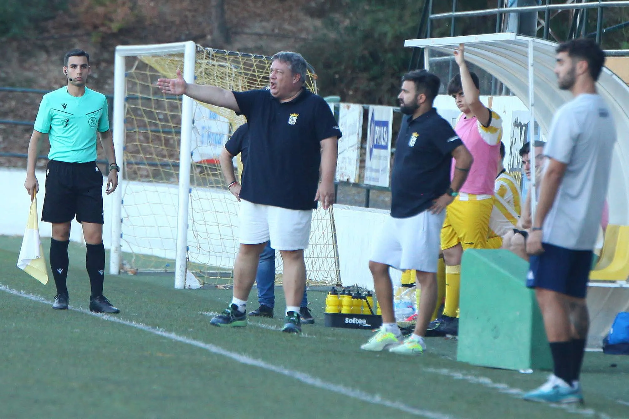 Banquillo de El Carpio CF durante la pasada temporada. Foto: Paquito Muñoz