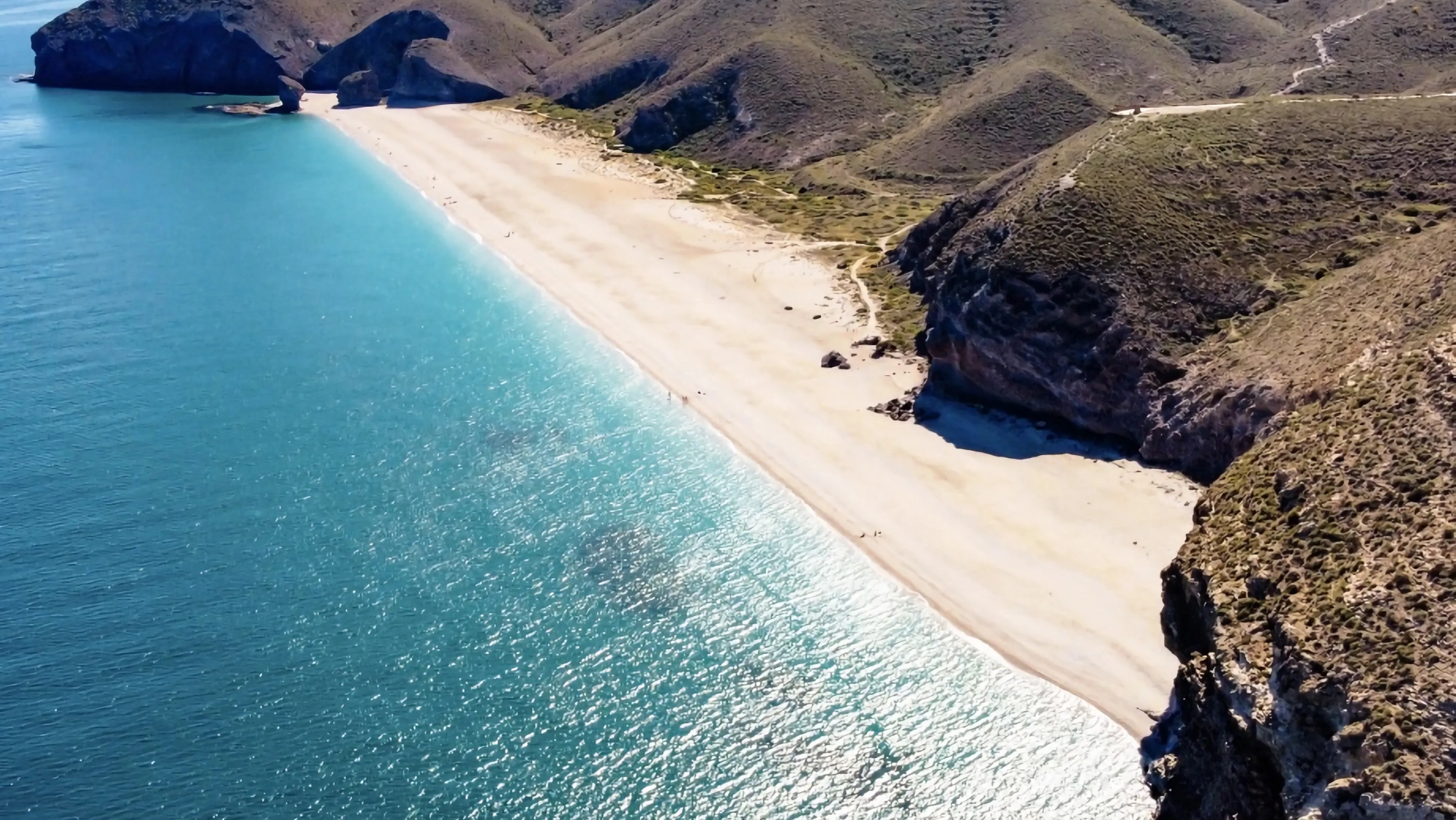 Playa de los Muertos, Carboneras, Almería. Foto: Barcelona Experience Playa de los Muertos, Carboneras, Almería. Foto: Barcelona Experience
