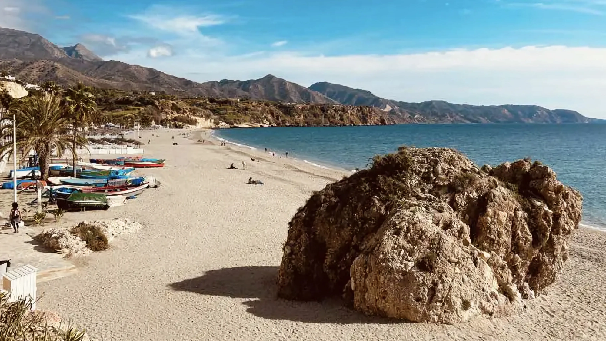 Playa de Burriana, Nerja (Málaga). Foto: esnerja.com Playa de Burriana, Nerja (Málaga). Foto: esnerja.com