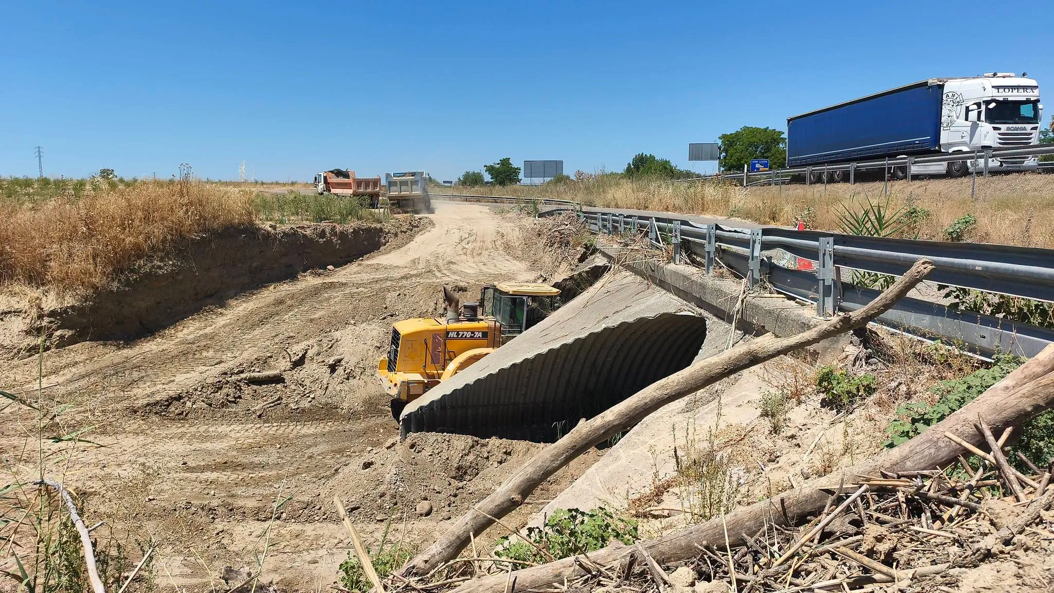 Labores de limpieza en el Arroyo Cañetejo. Foto: Ayto de Villa del Río