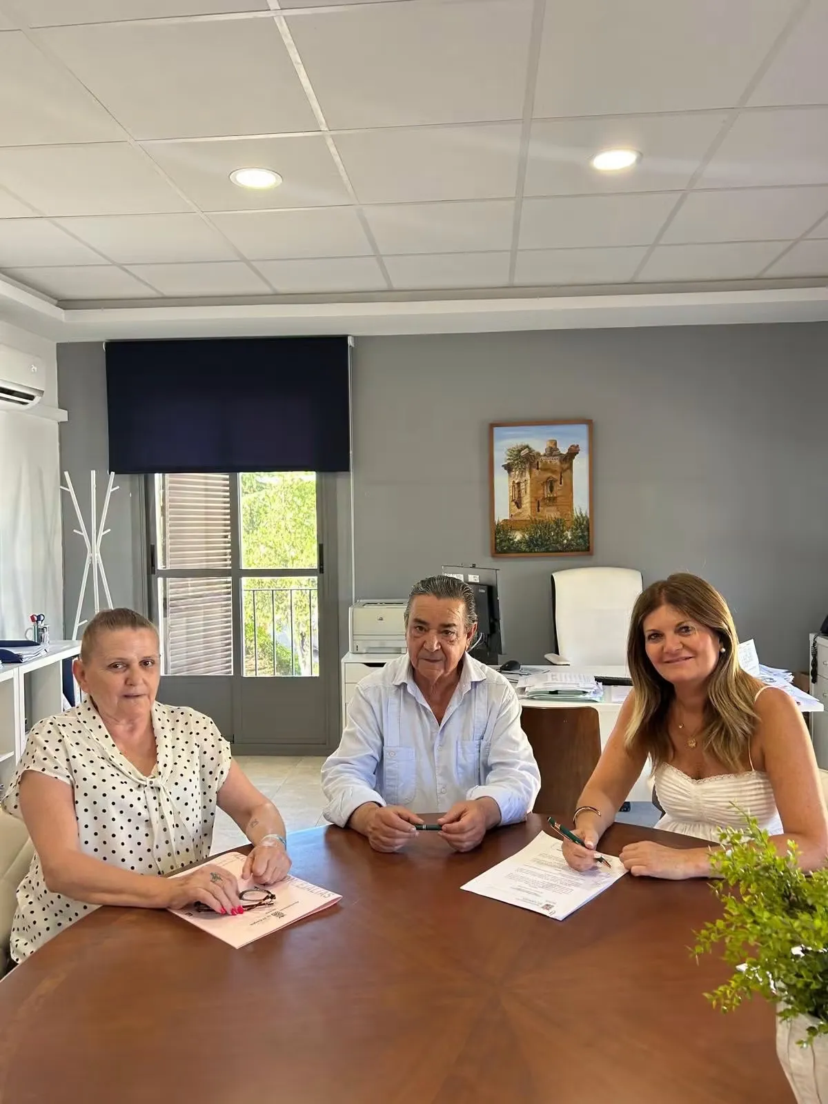 Acto de la firma del convenio de colaboración. Foto: Ayto de El Carpio