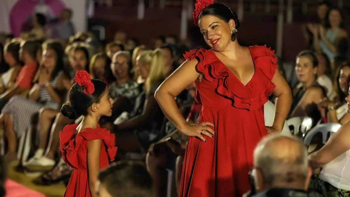 Desfile 'Trajes de Flamenca' 2024. Foto: Paco Zurera Desfile 'Trajes de Flamenca' 2024. Foto: Paco Zurera