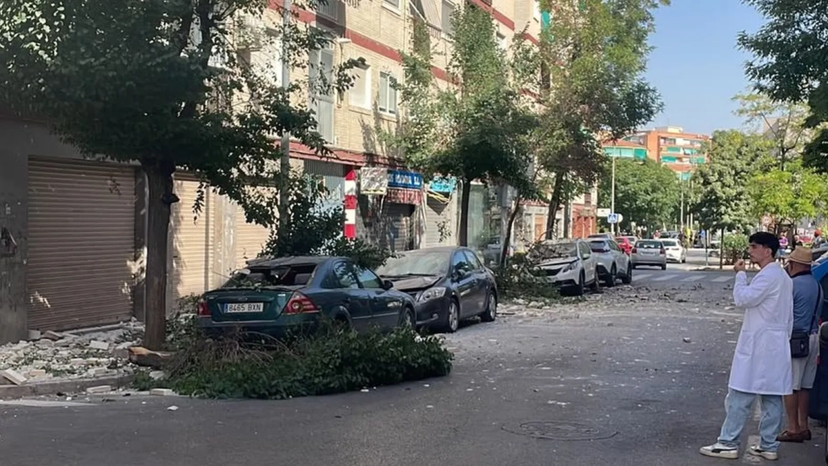 Desprendimientos en una zona cercana al Colegio García Lorca, en el Zaidín. Foto: Granada Hoy Desprendimientos en una zona cercana al Colegio García Lorca, en el Zaidín. Foto: Granada Hoy