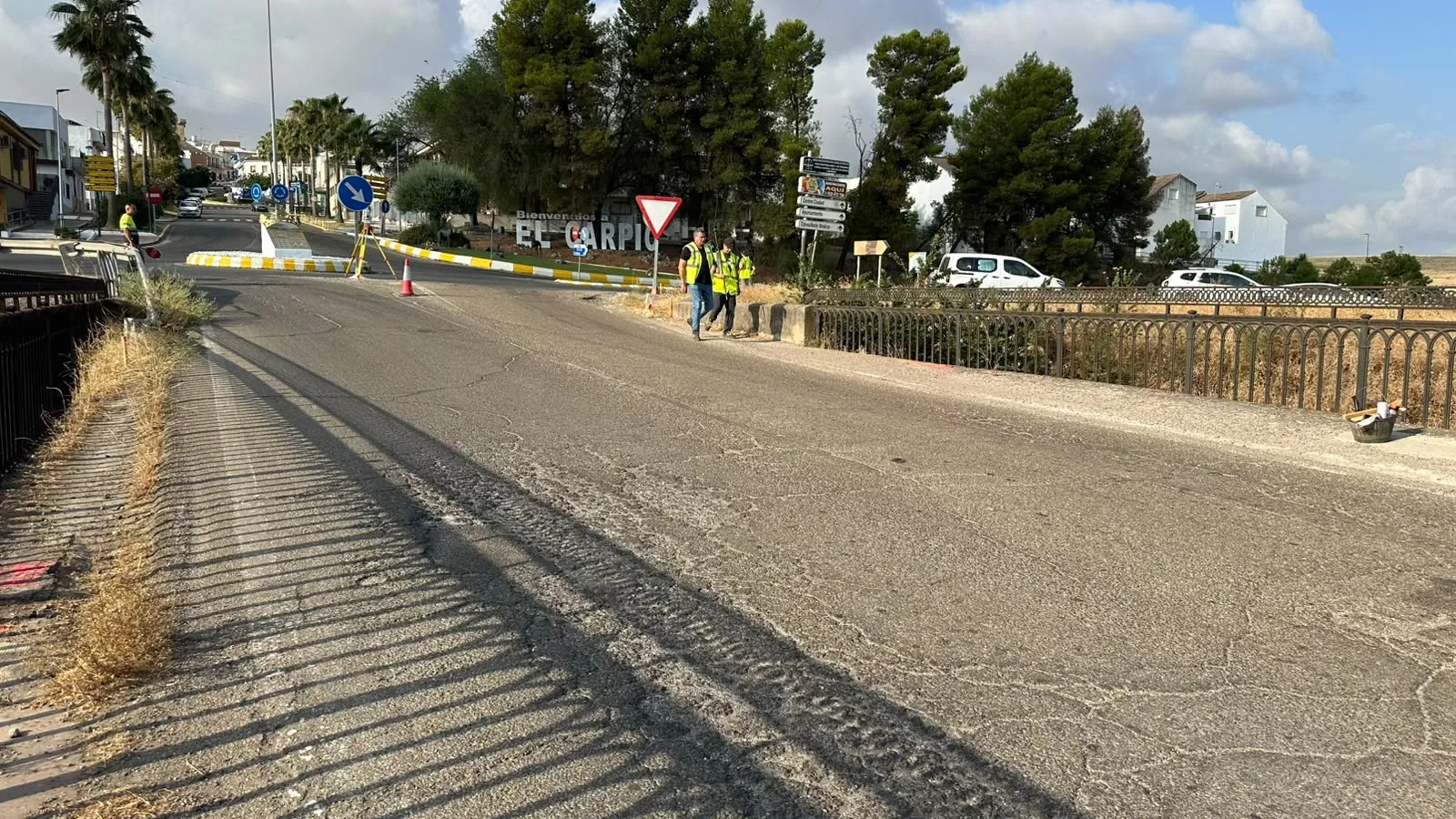 Paso superior que será demolido para la adaptación de la vía. Paso superior que será demolido para la adaptación de la vía.