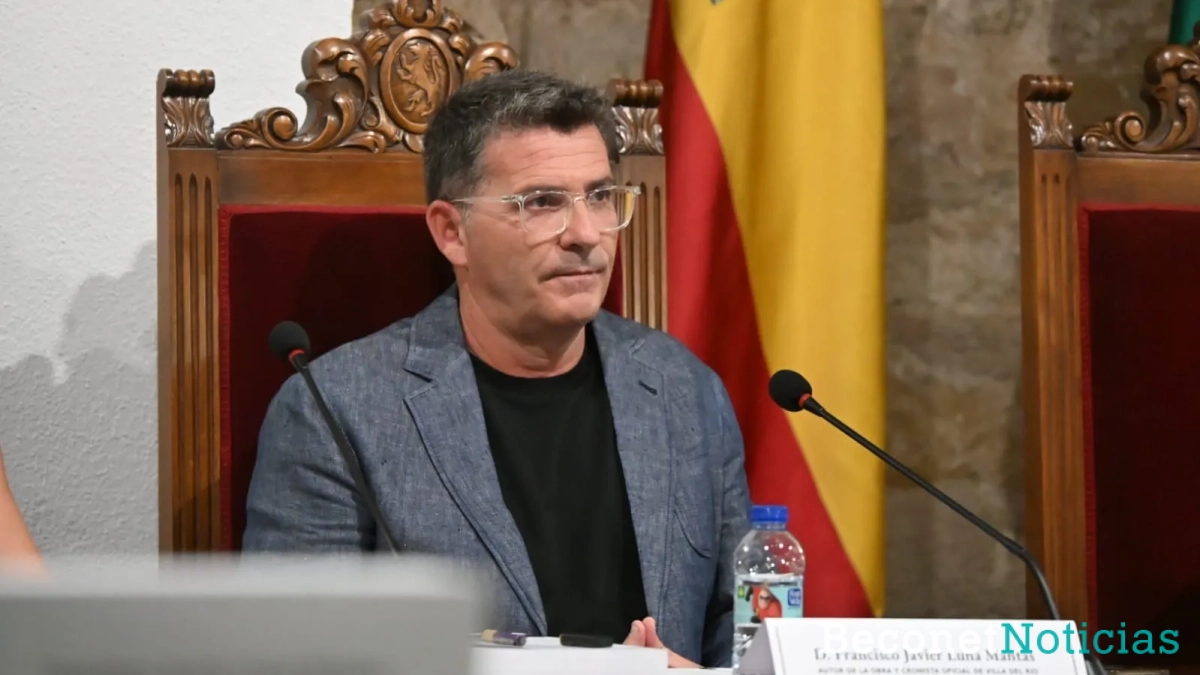Francisco Javier Luna Mantas durante la presentación del libro. Francisco Javier Luna Mantas durante la presentación del libro.