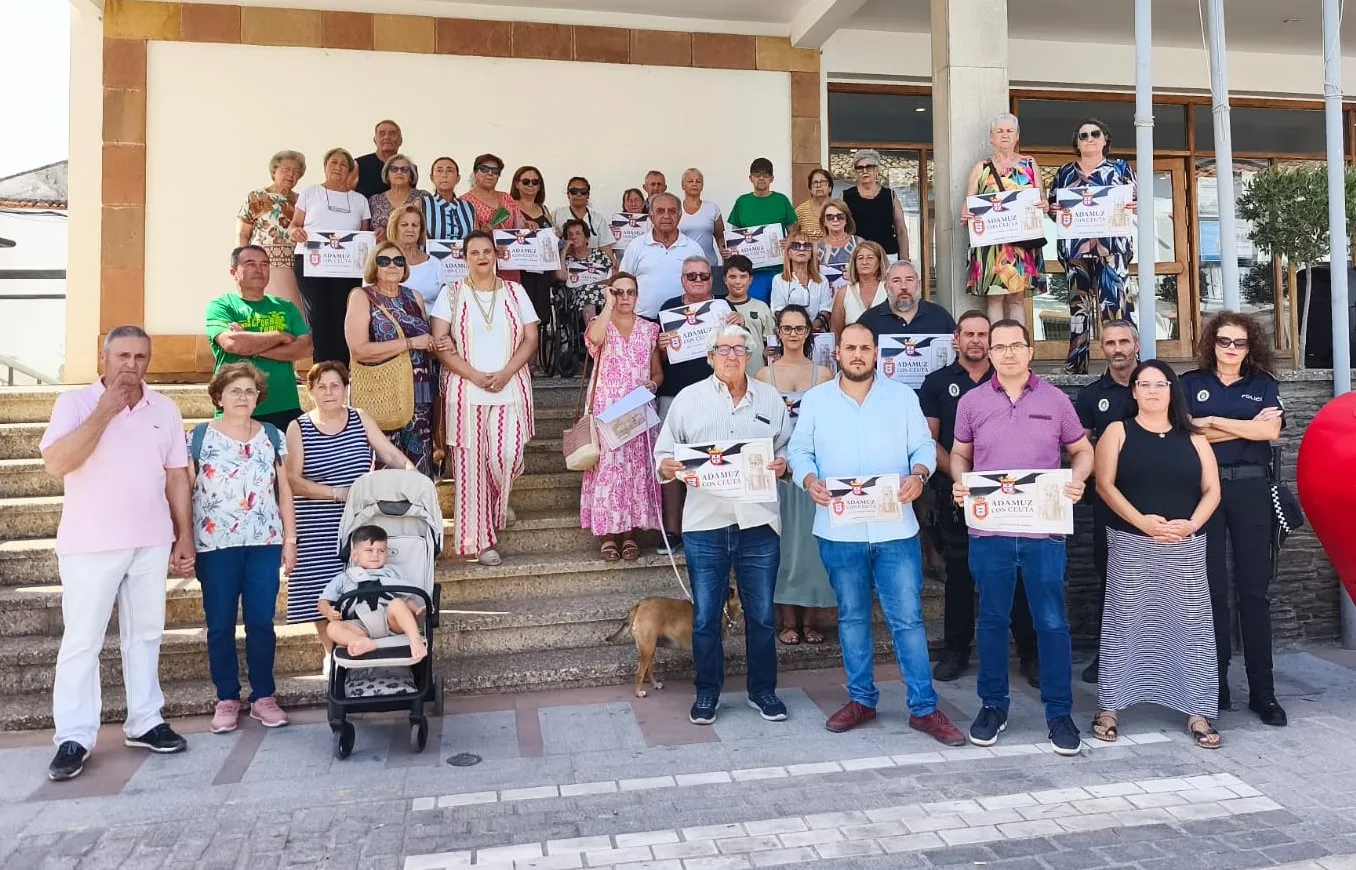 Concentración celebrada en Adamuz en apoyo a Ceuta.