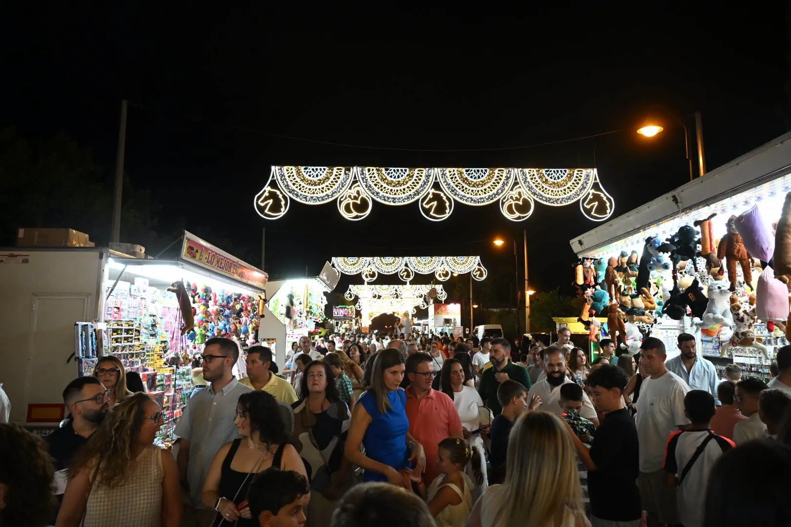 Corte de cinta y encendido del alumbrado de la Feria. Foto: Ayto de Villa del Río