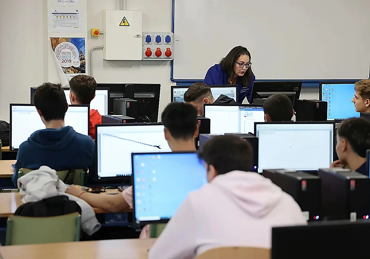 Estudiantes cursando un grado de FP. Foto: ABC
