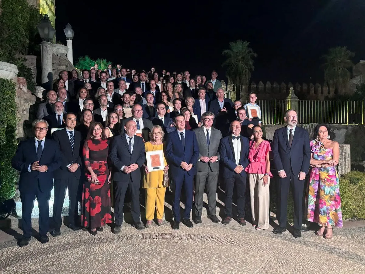 Todo Sol Montoro y la Asociación de Comerciantes de Villafranca, distinguidos en los premios provinciales al comercio. Foto: Diputación
