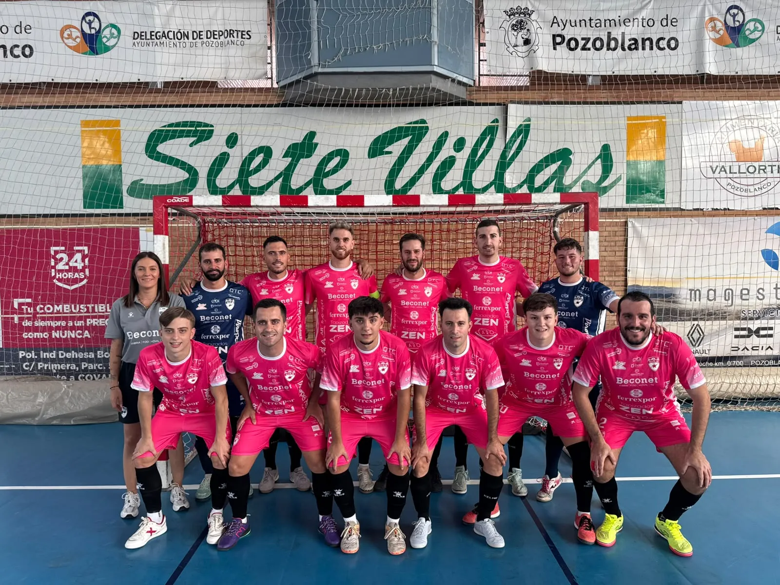 Formación del Villa del Río Futsal durante la primera jornada. Foto: Villa del Río Futsal