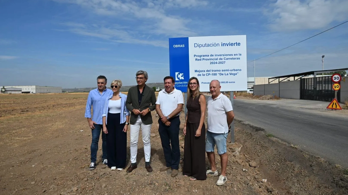 La Diputación supervisa el avance de las obras en la CP-180 "De la Vega" de Villa del Río, con una inversión de 100.000 euros La Diputación supervisa el avance de las obras en la CP-180 "De la Vega" de Villa del Río, con una inversión de 100.000 euros