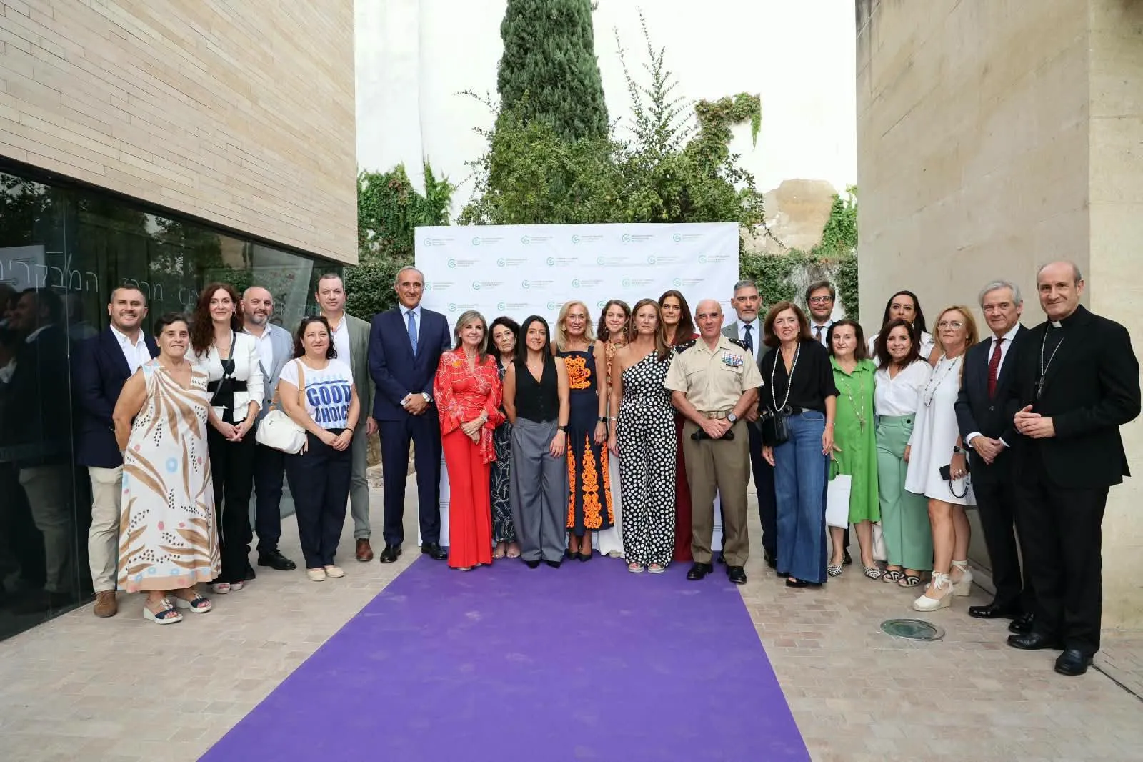 Foto de familia del acto de entrega de reconocimientos. Foto: AECC