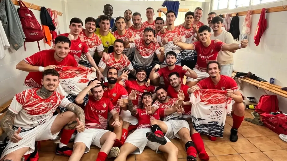 El Villa del Río CF B celebra la primera victoria de la temporada. Foto: Club El Villa del Río CF B celebra la primera victoria de la temporada. Foto: Club