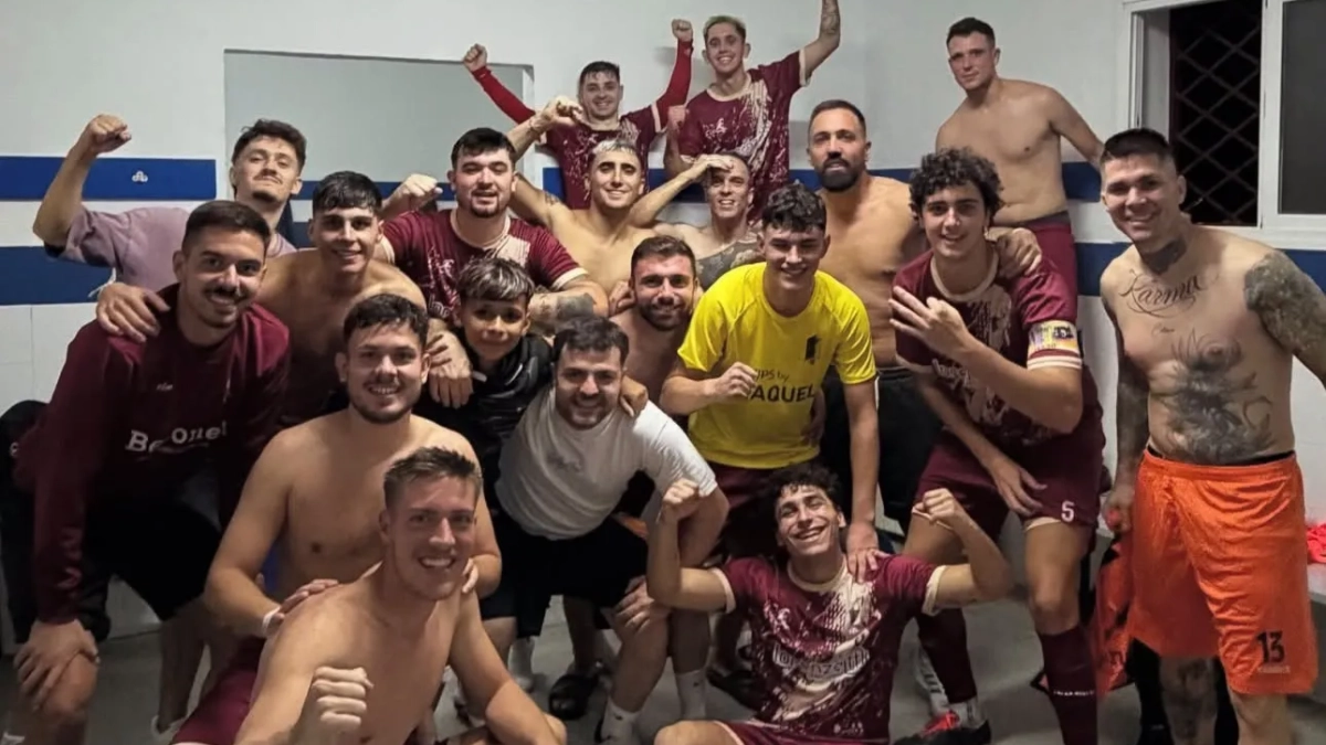 Celebración del Perabeño tras la victoria en el derbi comarcal. Foto: Club
