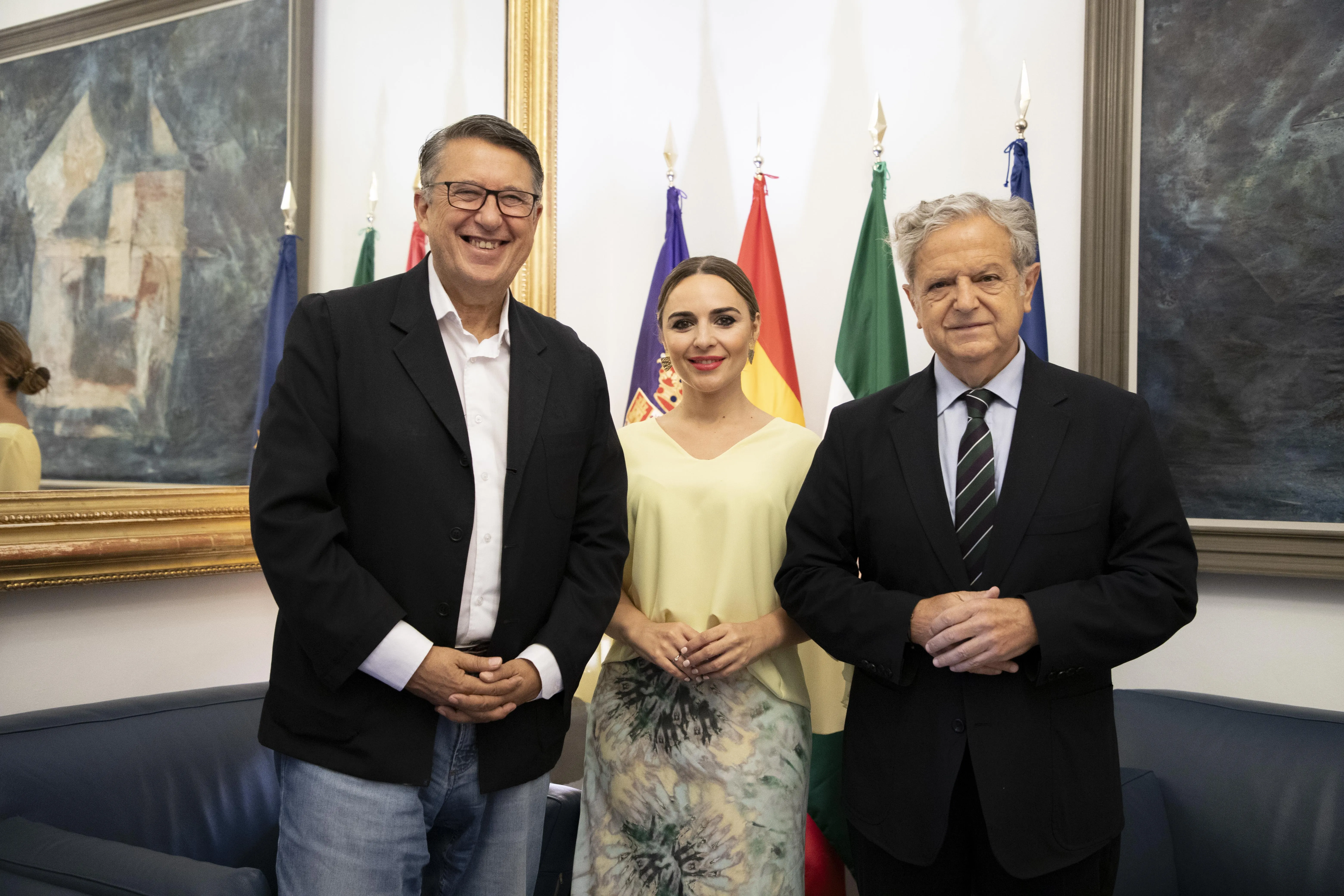 Firma del convenio para el espectáculo 'Pasión y duende del caballo andaluz'. Foto: Diputación de córdoba