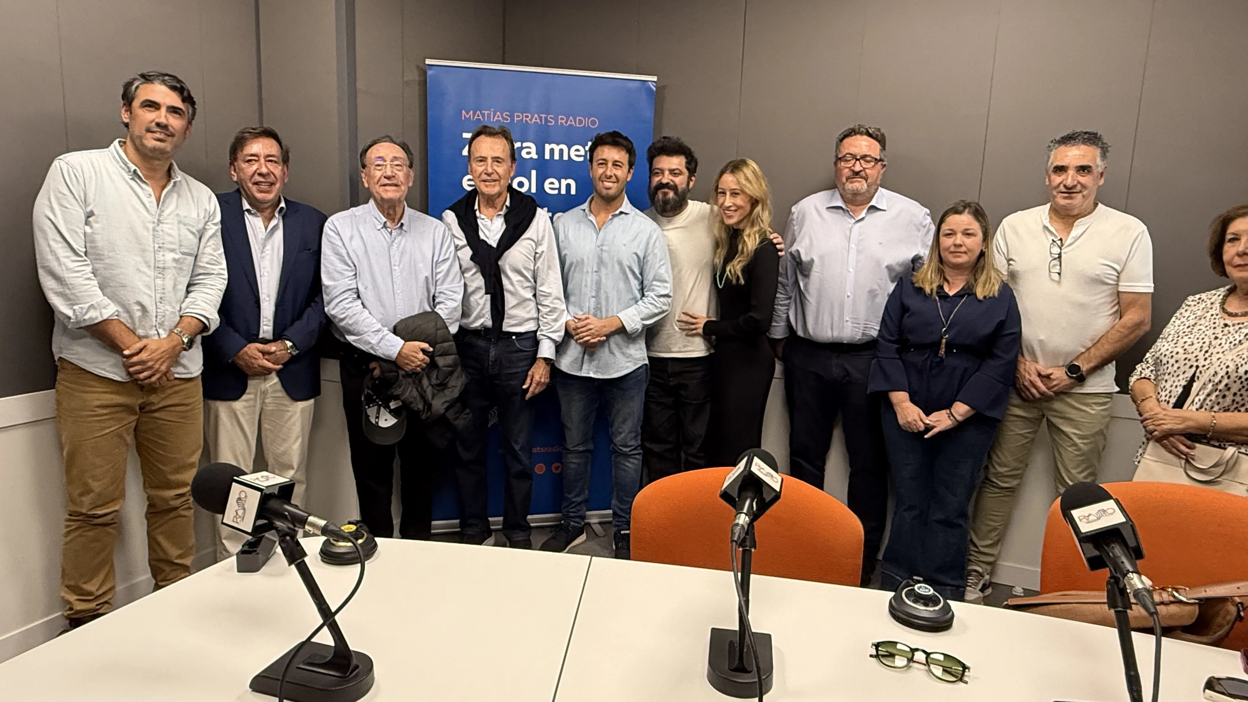 Inauguración de los renovados estudios de radio. 