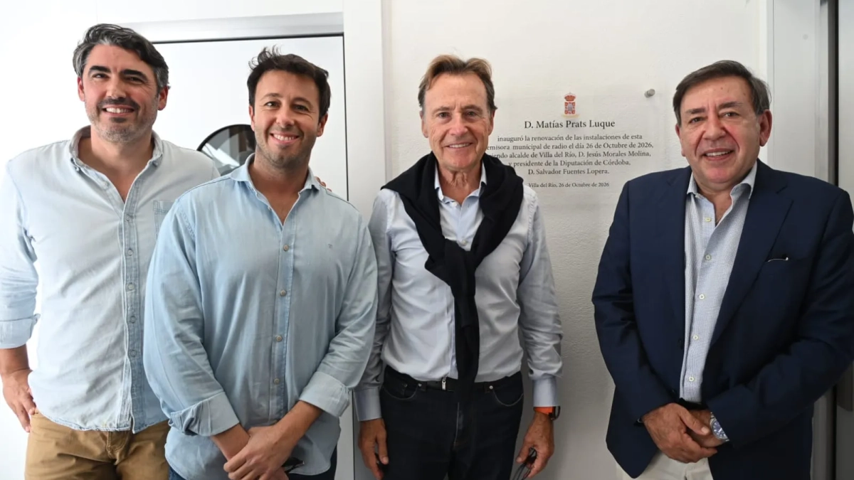 Placa conmemorativa del acto.