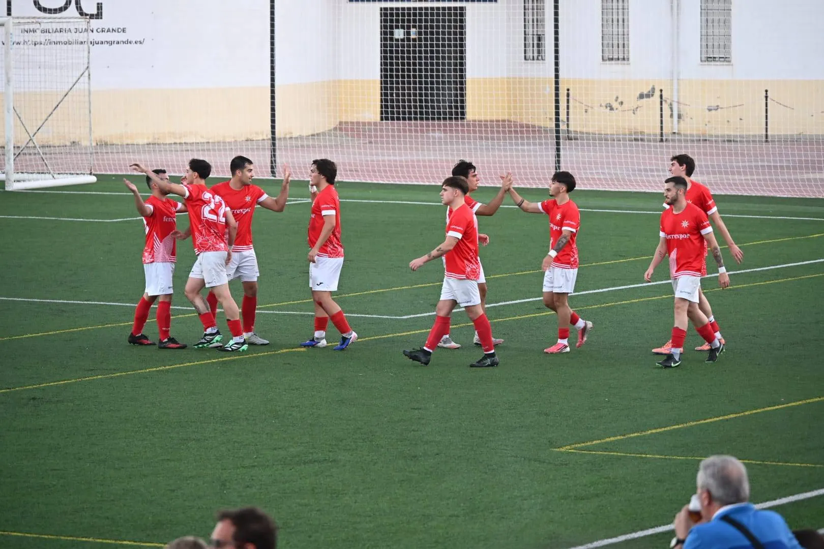 El Villa del Río celebra uno de los goles. Foto: Lucía Molleja