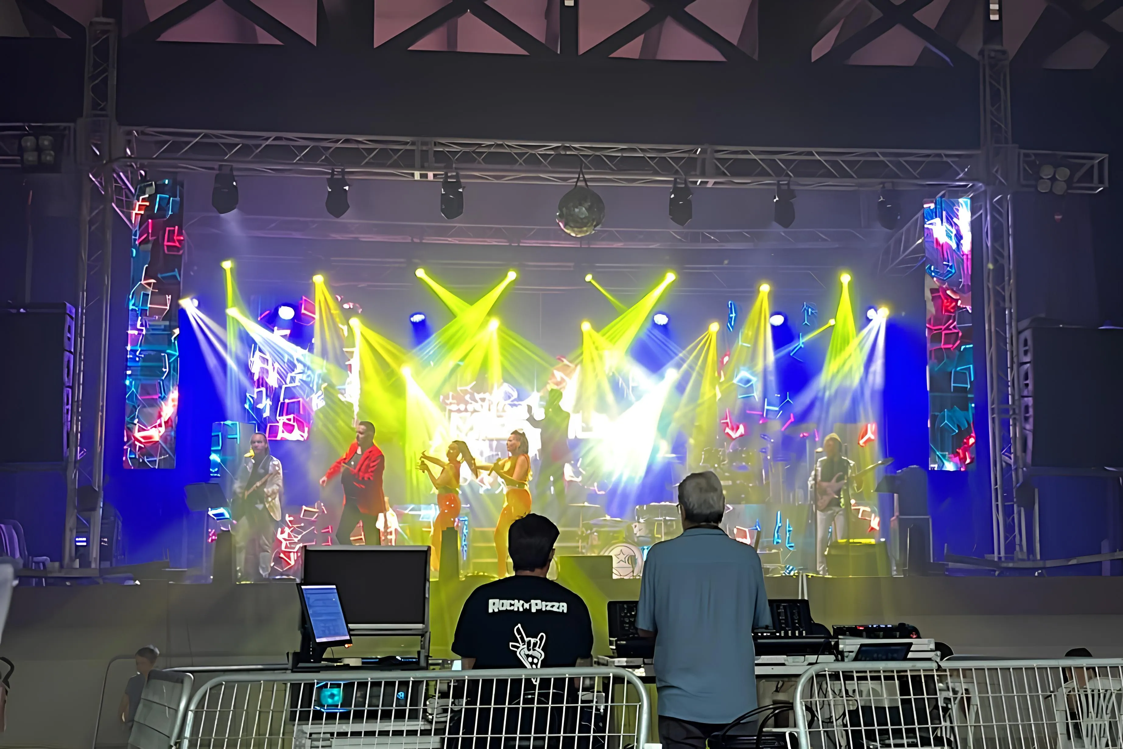 Orquesta durante una actuación en la Feria de Villafranca de Córdoba