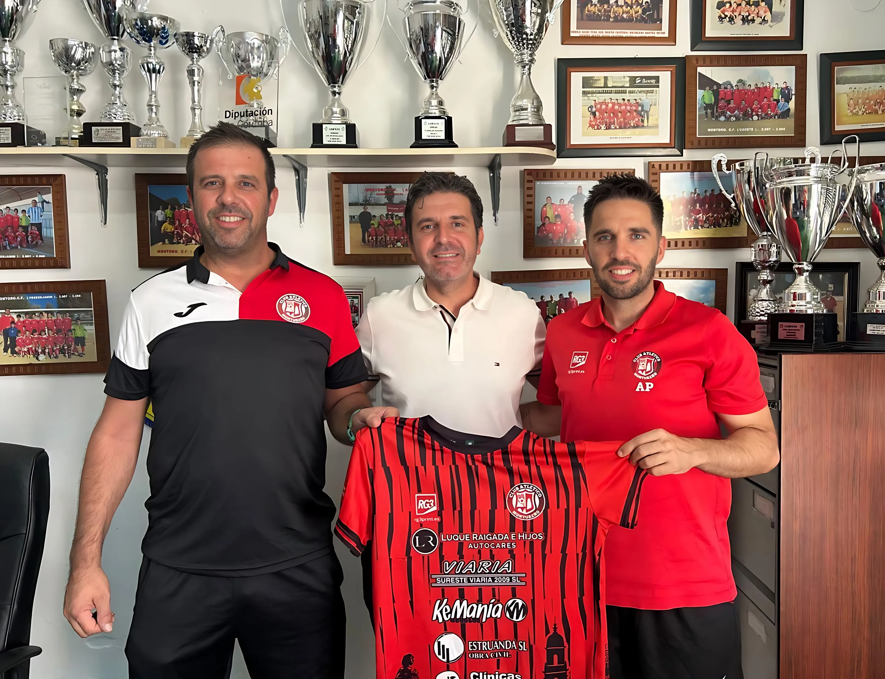 Antonio Catiti, presentado como entrenador del Atlético Montoreño. Foto: Atco. Montoreño