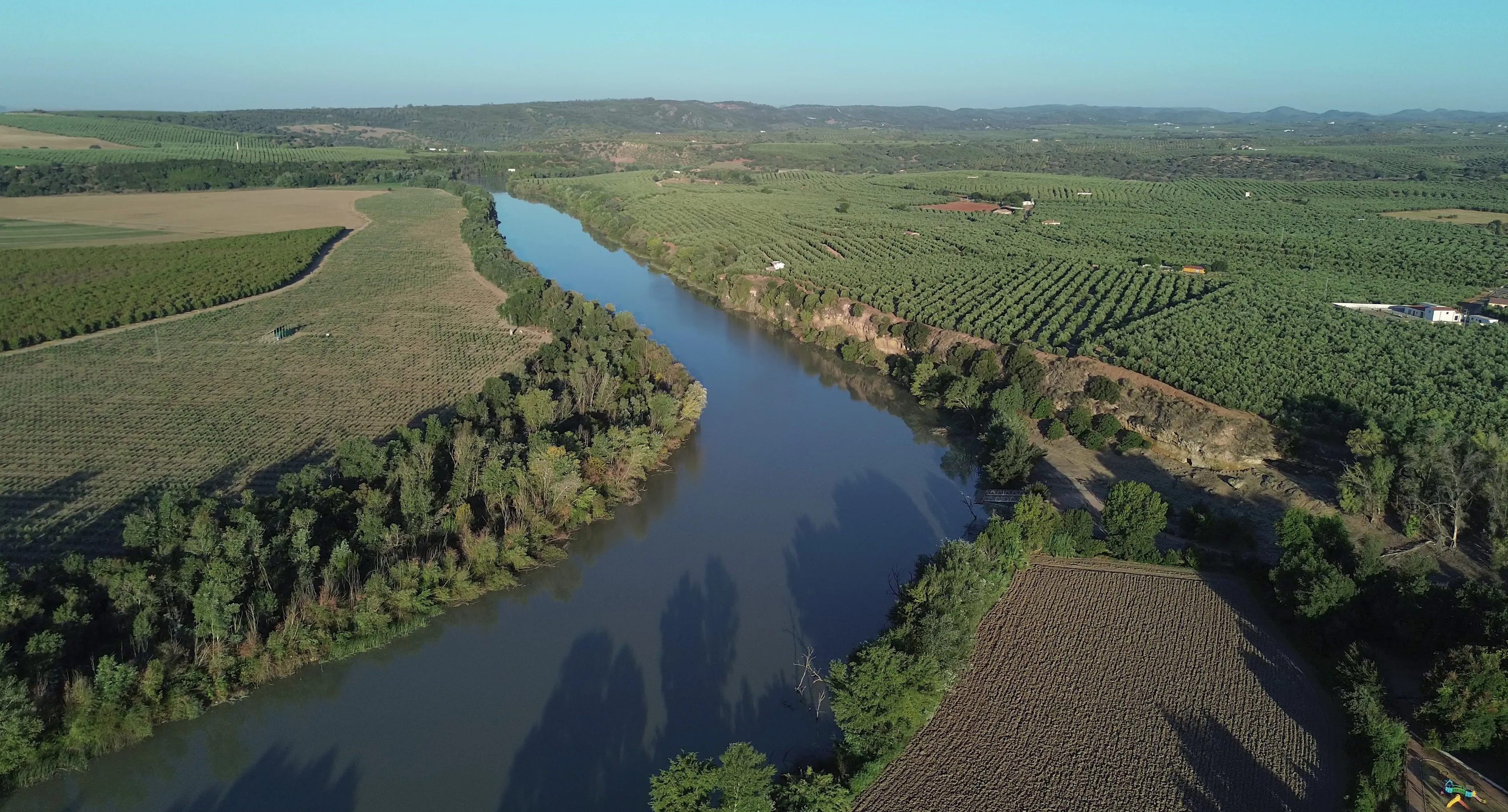El río Guadalquivir ha sido históricamente el sustento de la agricultura de regadío en la comarca del Alto Guadalquivir, aquí en su paso por Algallarín.