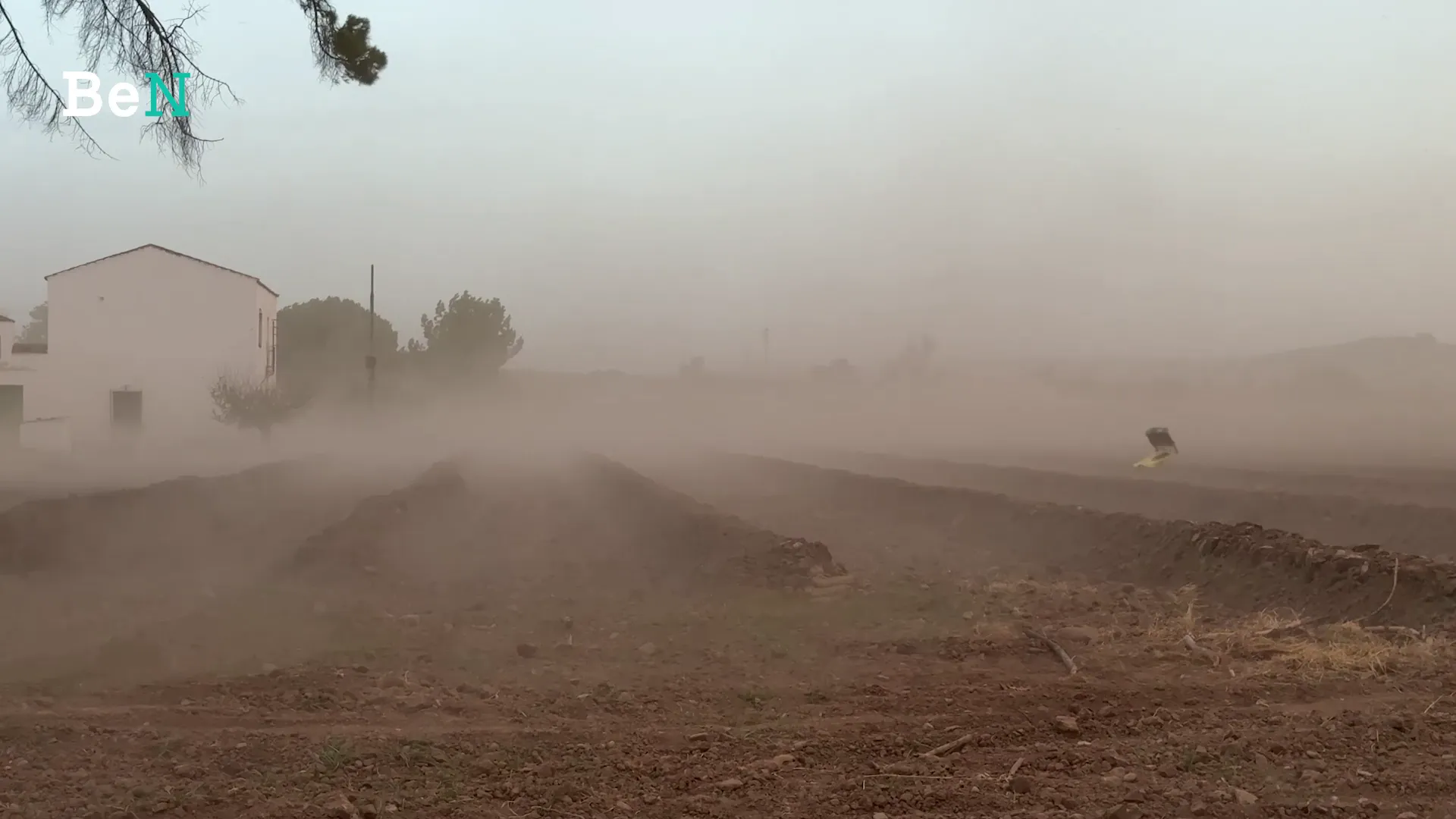 Rachas de viento provocan incidencias leves en la JV-5113 entre Lopera y Villa del Río.