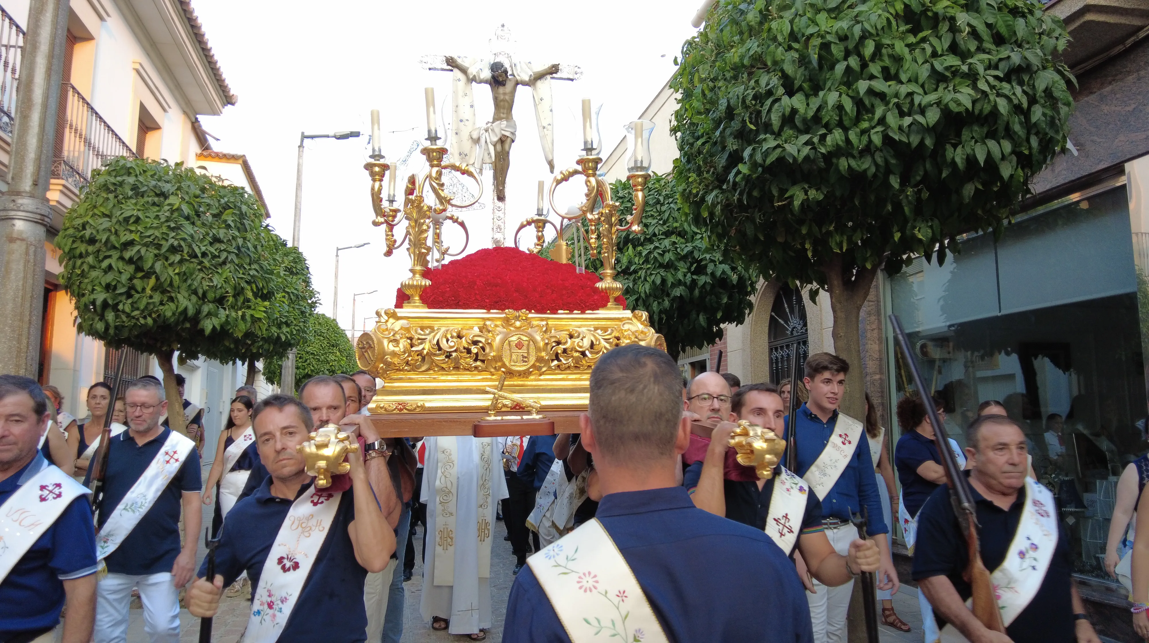 Traslado del Cristo Chico del Humilladero como punto de origen a la Feria de los Cristos de Lopera