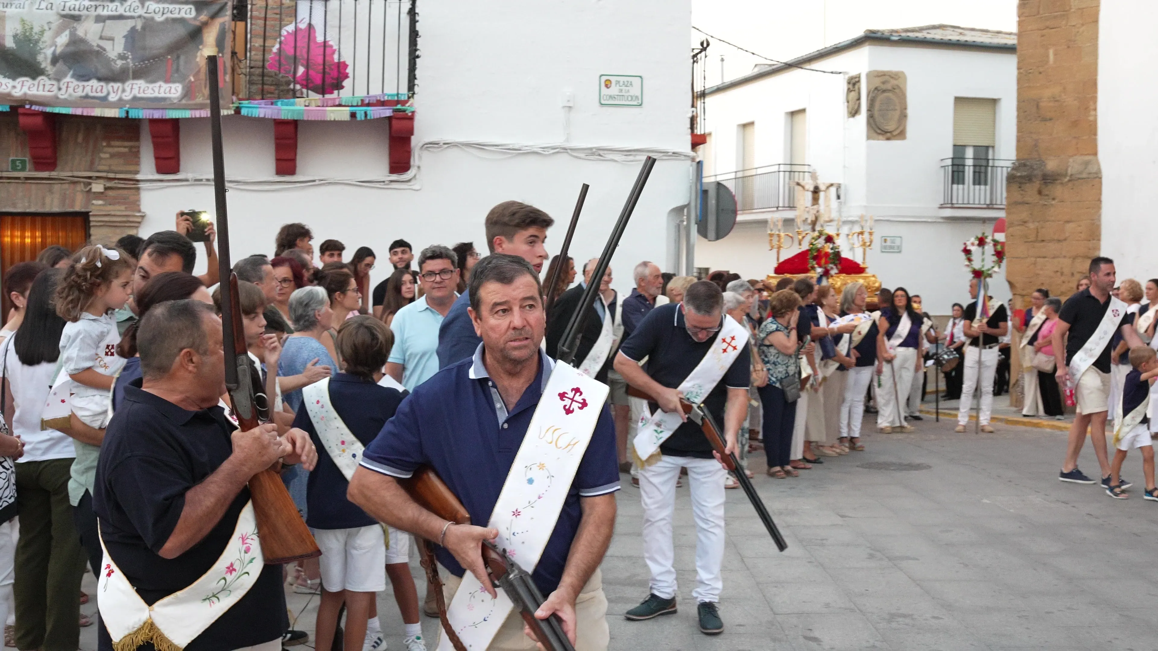 Traslado del Cristo Chico del Humilladero como punto de origen a la Feria de los Cristos de Lopera