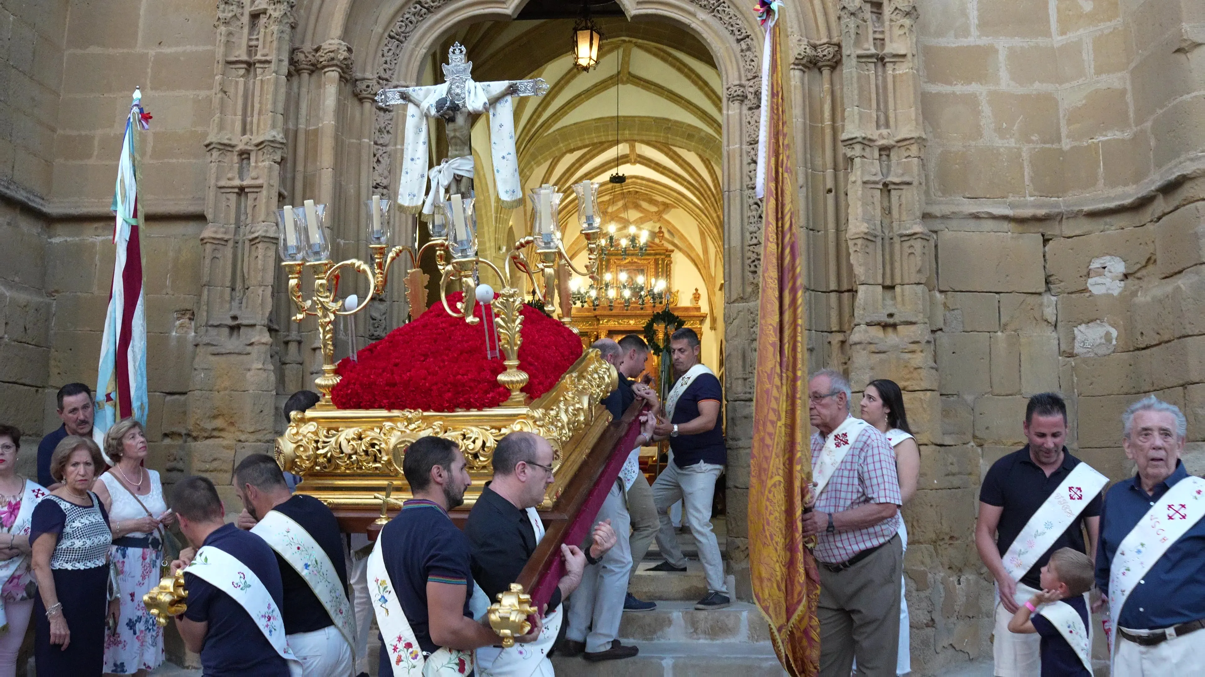 Traslado del Cristo Chico del Humilladero como punto de origen a la Feria de los Cristos de Lopera