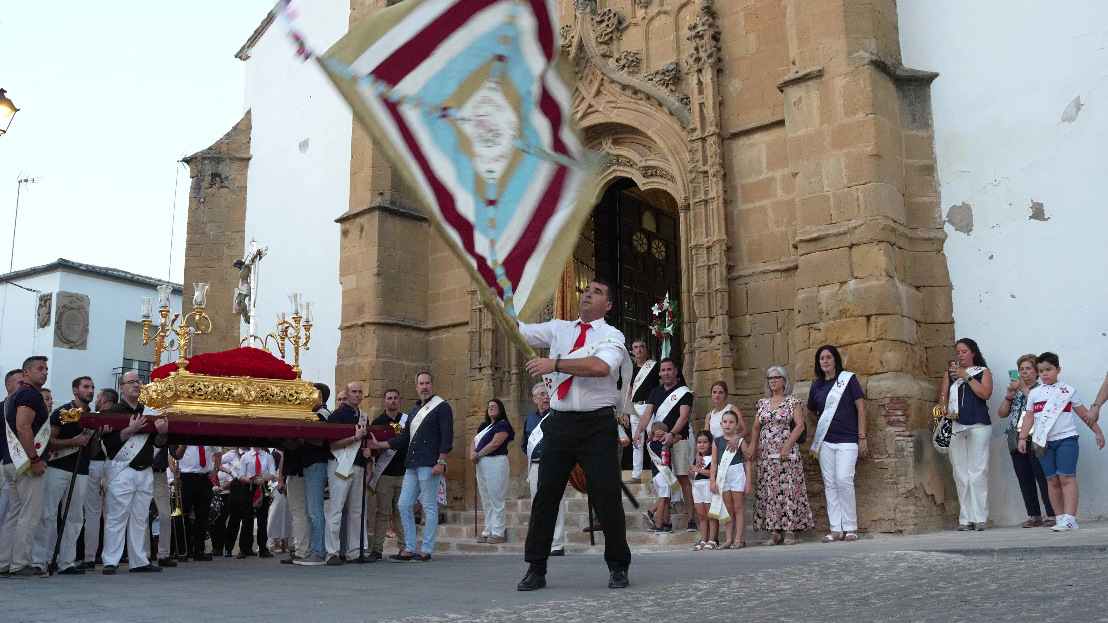 Traslado del Cristo Chico del Humilladero como punto de origen a la Feria de los Cristos de Lopera