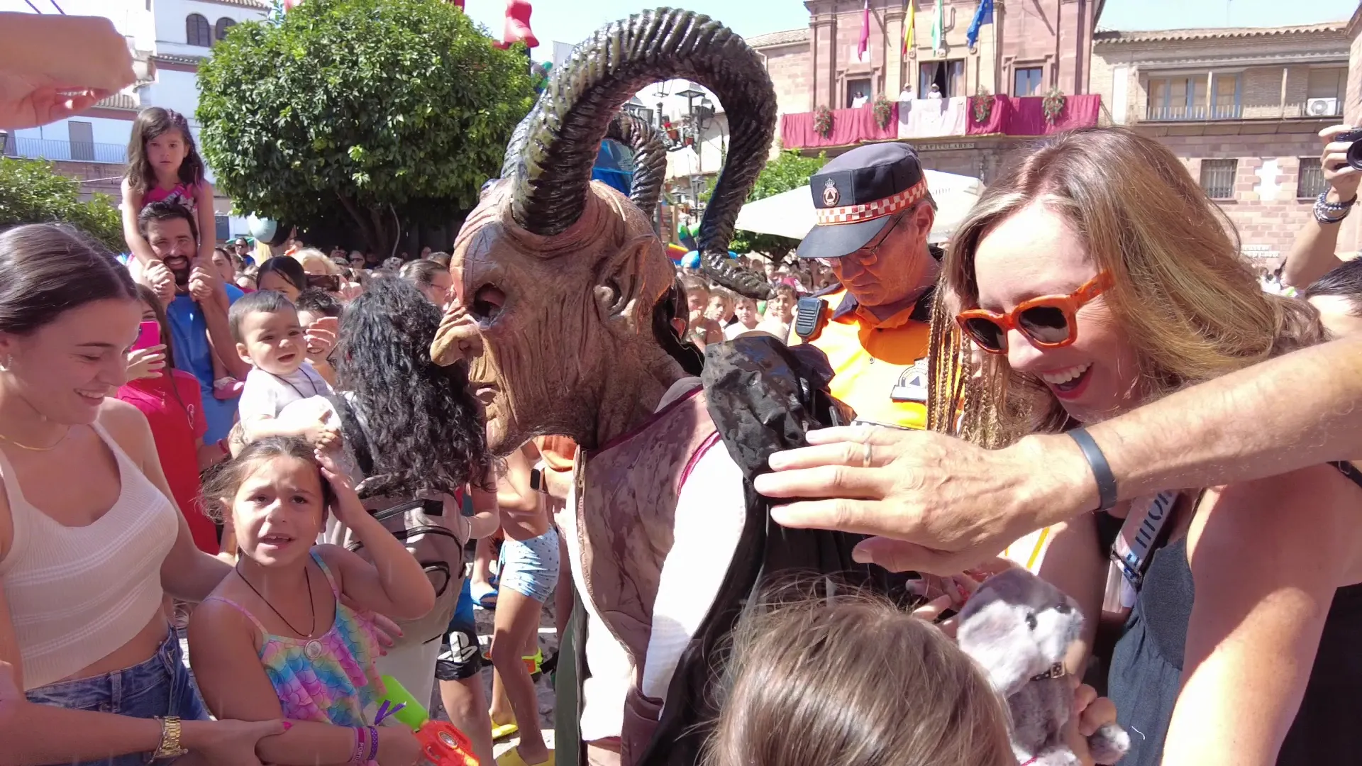 La fiesta infantil junto a la suelta de la Diablilla de Montoro