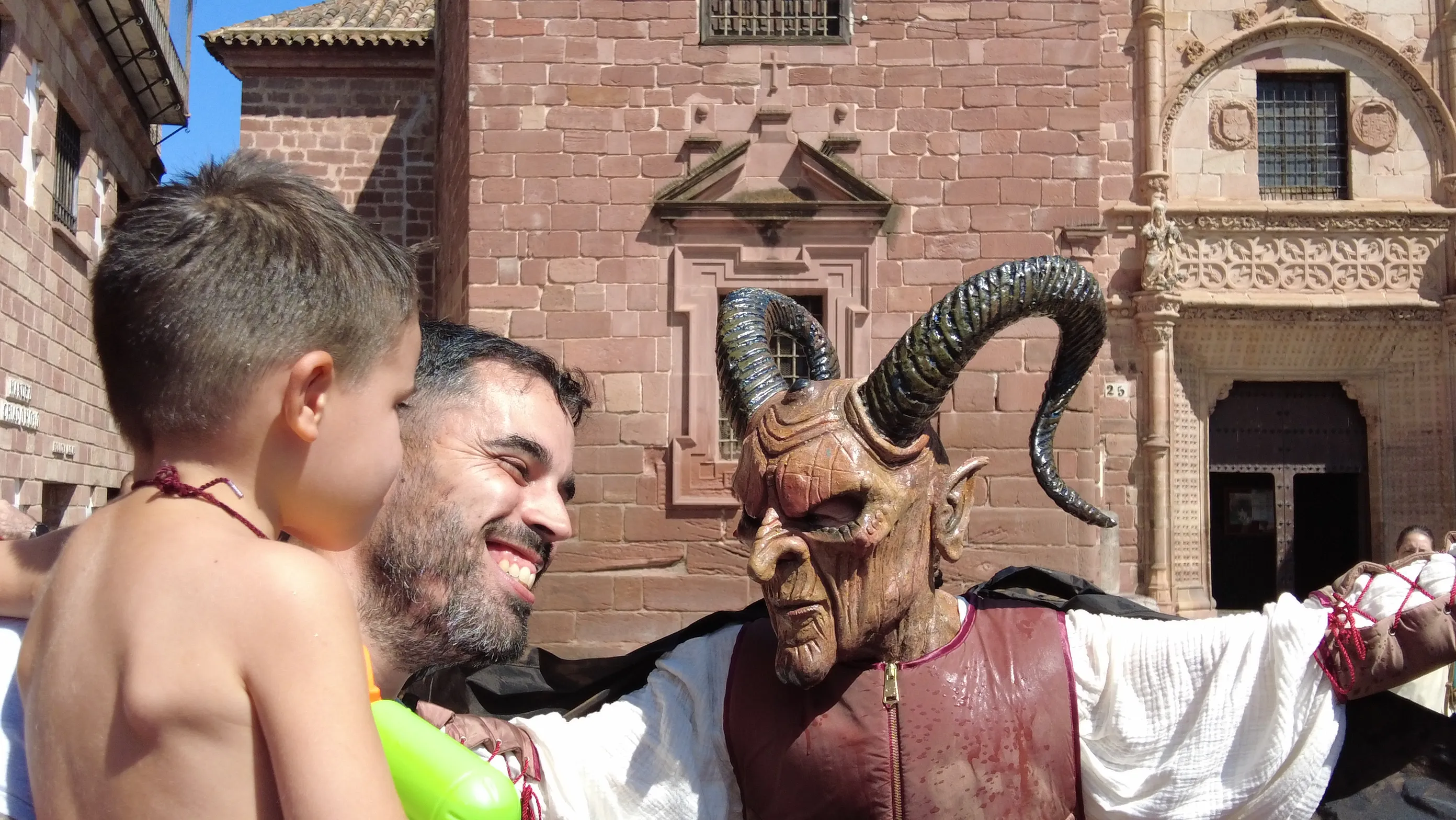 La fiesta infantil junto a la suelta de la Diablilla de Montoro