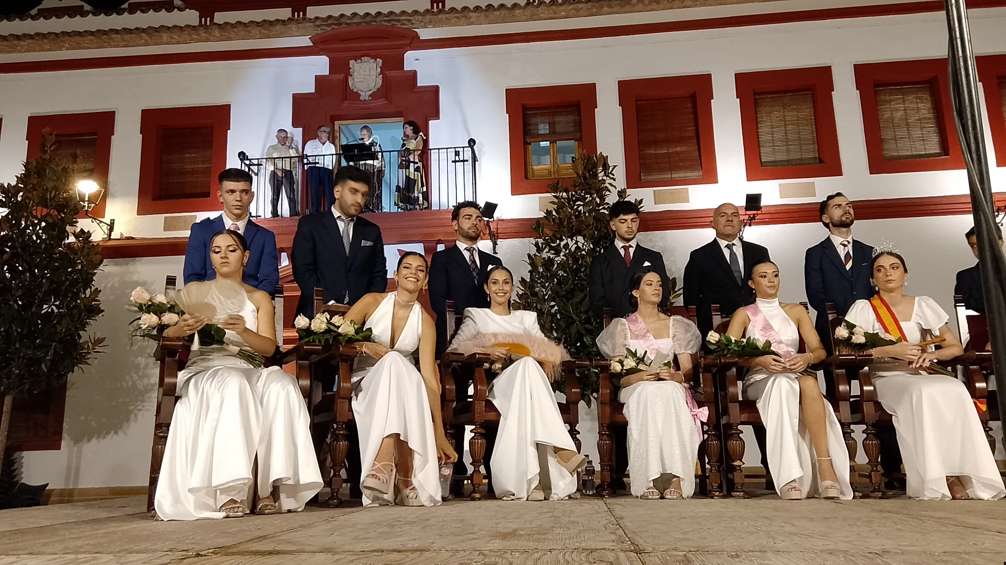 Pregón y posterior coronación de las reinas de la Feria de los Cristos