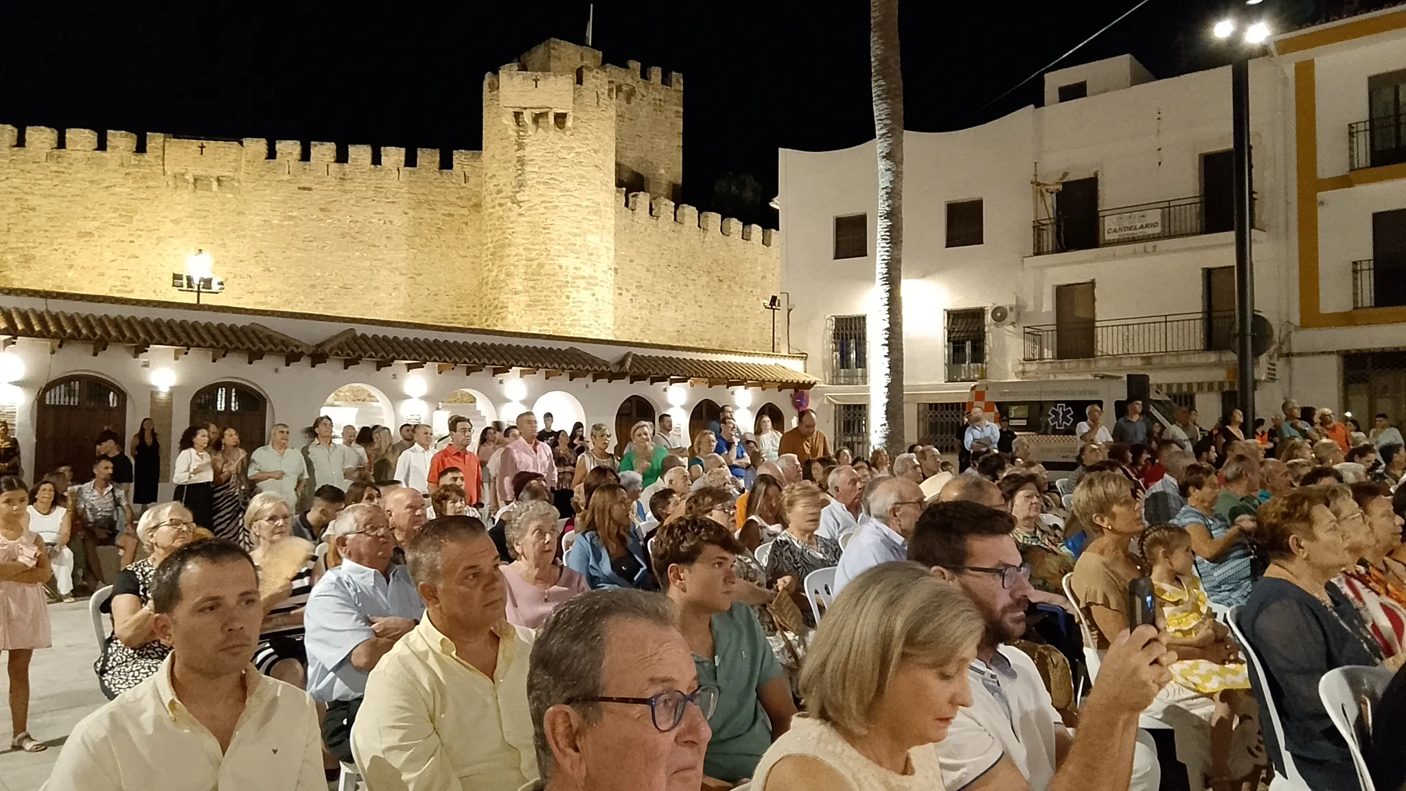 Pregón y posterior coronación de las reinas de la Feria de los Cristos