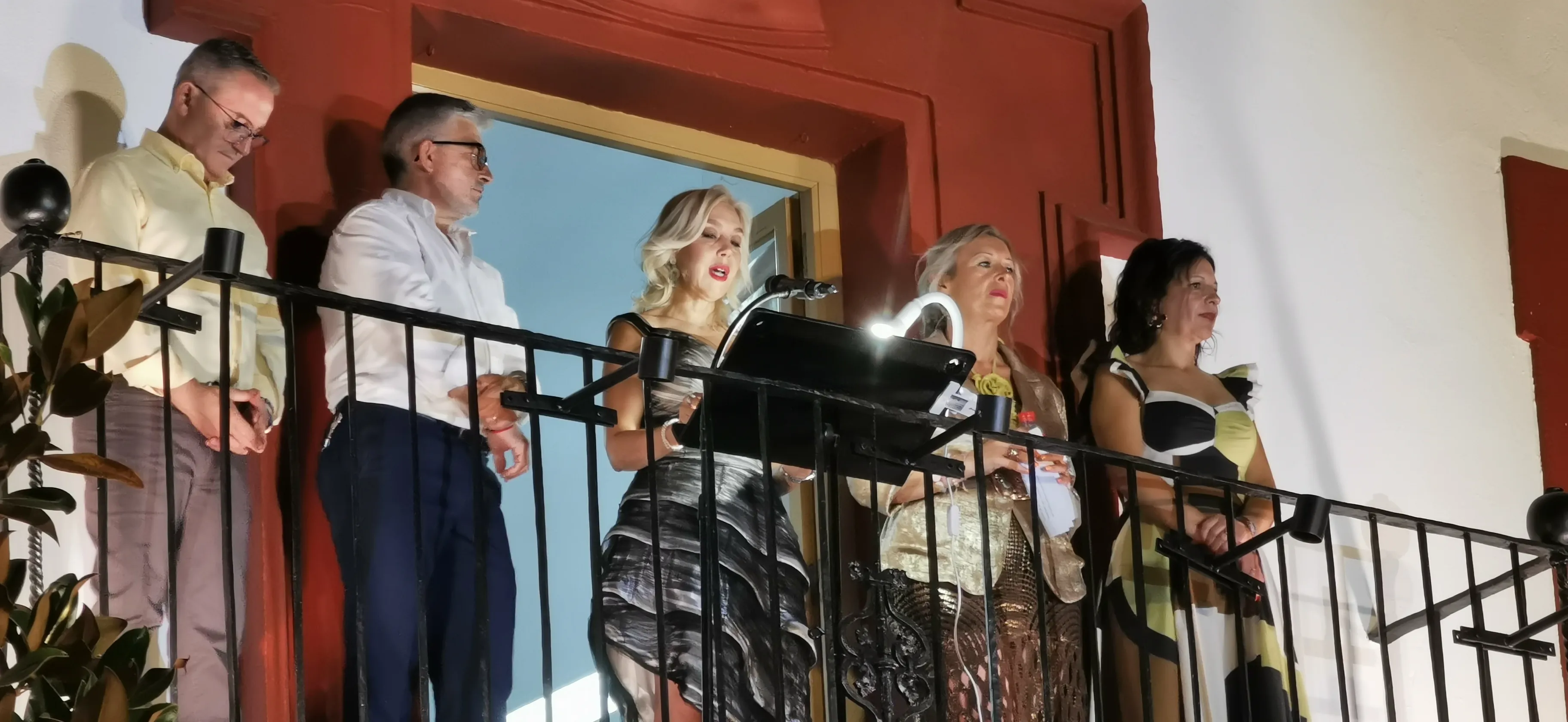 Pregón y posterior coronación de las reinas de la Feria de los Cristos