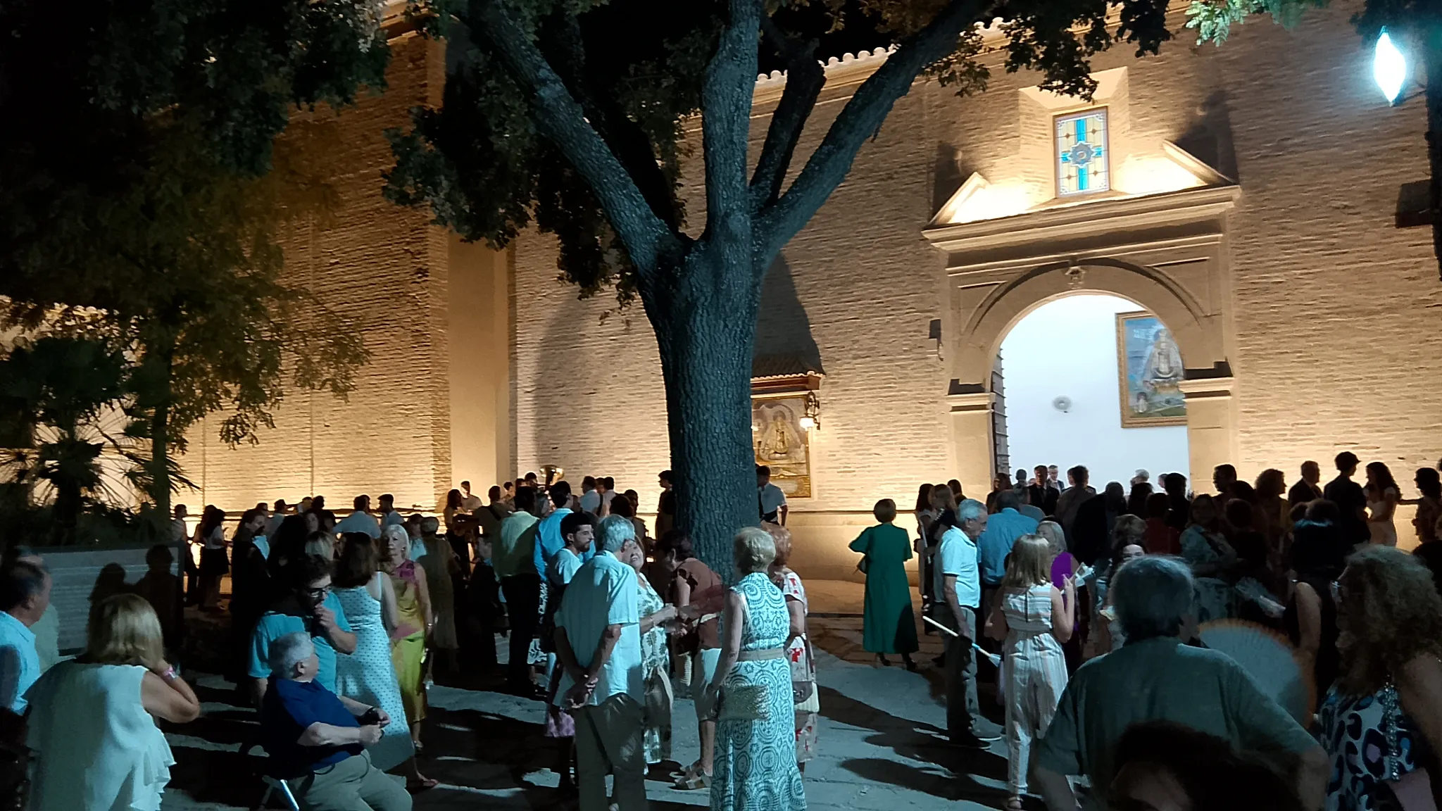 Inicio del traslado de la Virgen del Campo Coronada en Cañete de las Torres