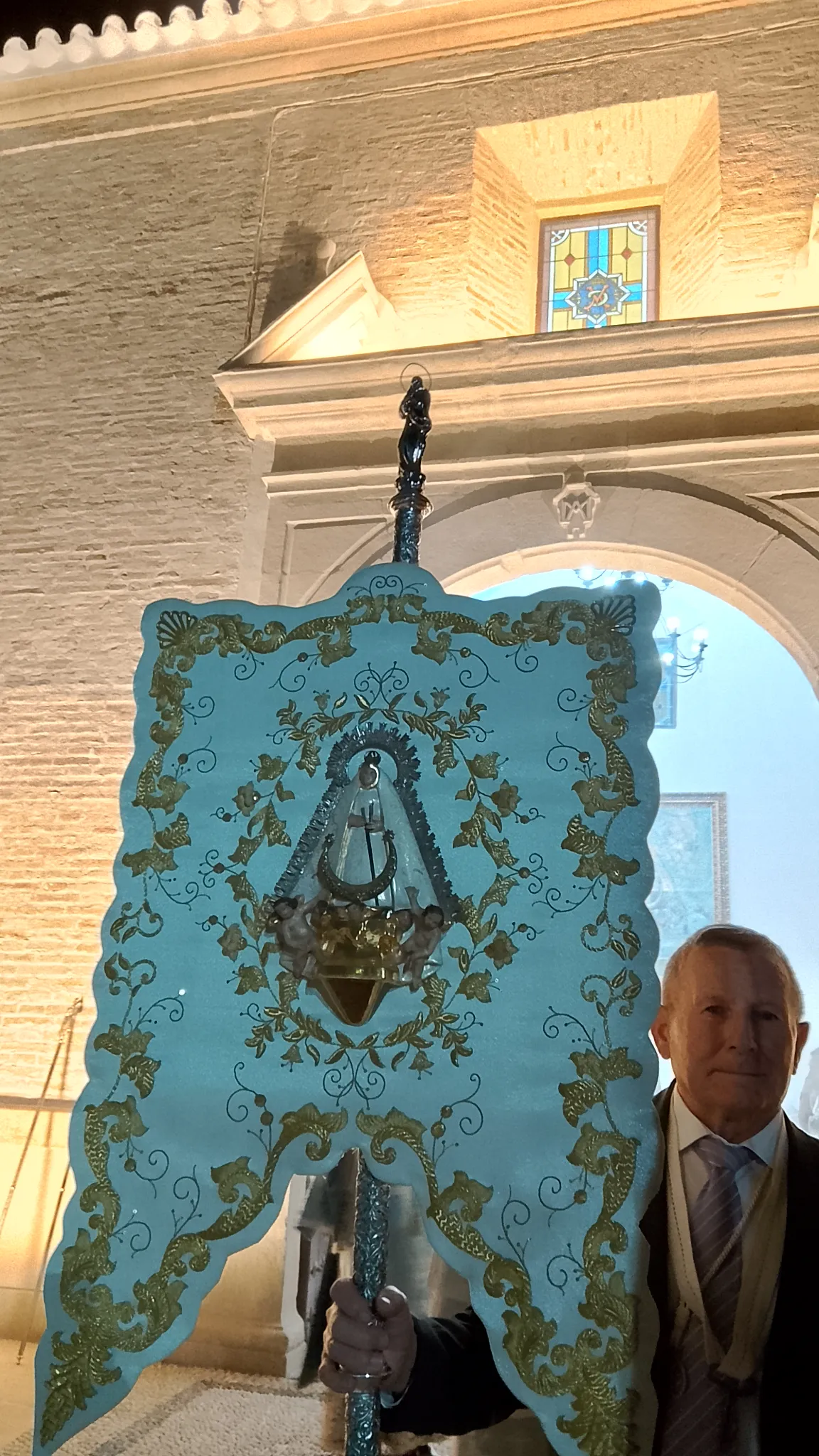 Inicio del traslado de la Virgen del Campo Coronada en Cañete de las Torres