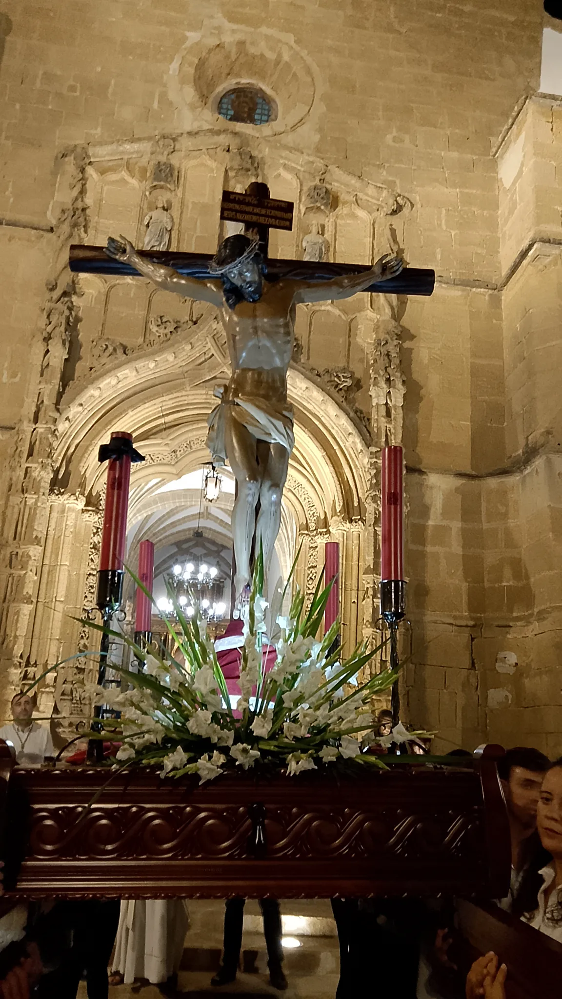 Lopera vive uno de sus días grandes con la procesión del Cristo Grande o Cristo de la Veracruz