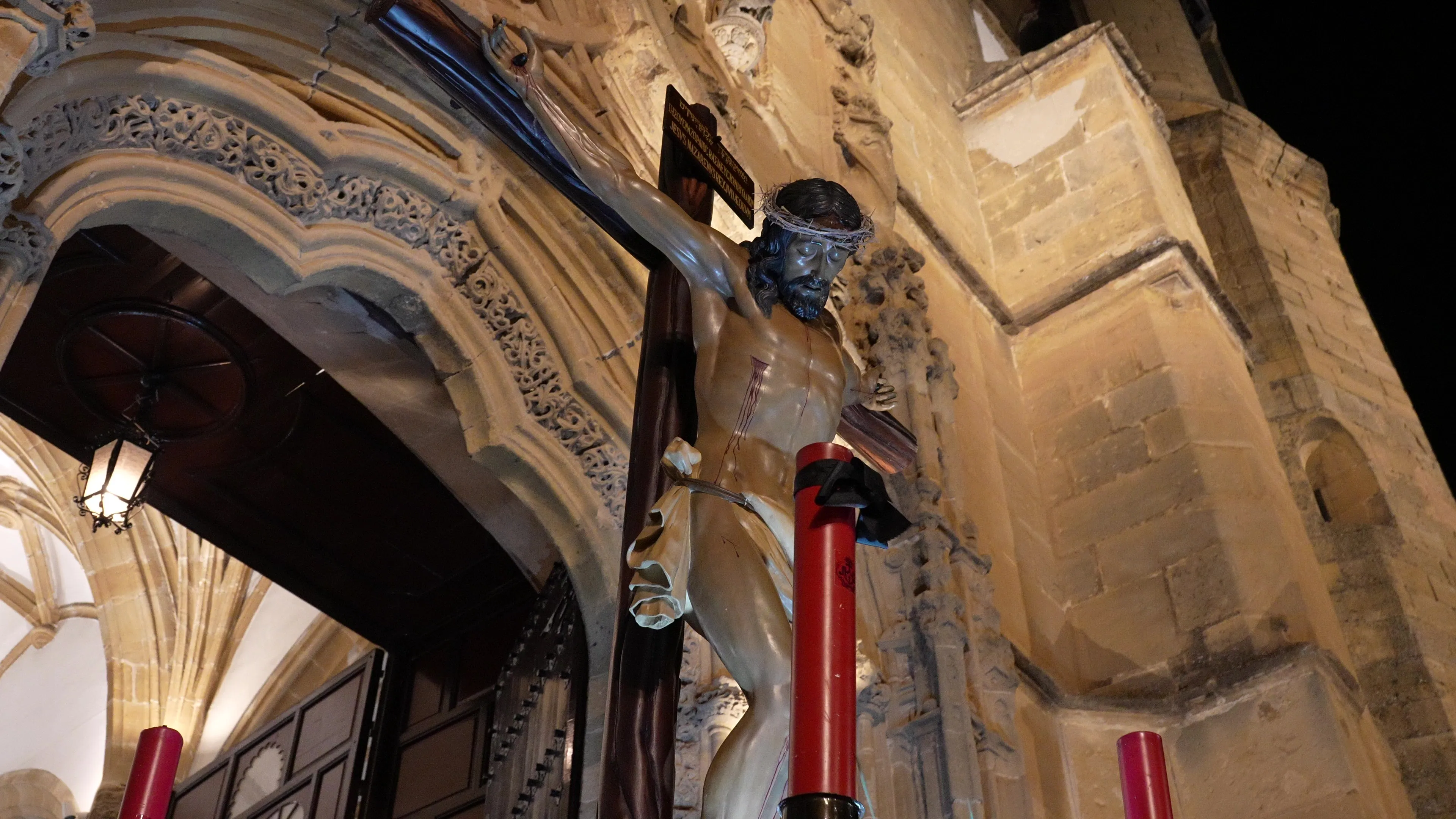 Lopera vive uno de sus días grandes con la procesión del Cristo Grande o Cristo de la Veracruz
